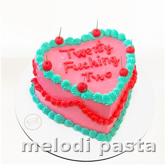 Yazılı Kalp Pasta