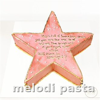 Yazılı Yıldız Pasta