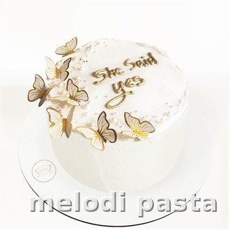 Kelebekli Yazılı Pasta